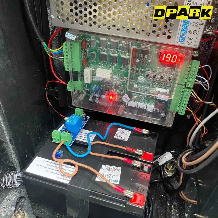 ตู้คอนโทรลไม้กั้น พร้อมบอร์ดควบคุมและแบตเตอรี่สำรองไฟ 24VDC